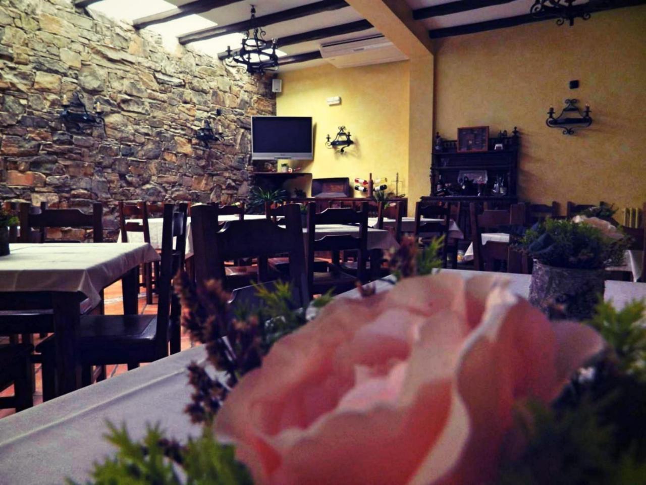 Posada De Gaspar Rabanal del Camino Exteriör bild